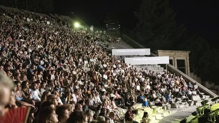 Φεστιβάλ Επιδαύρου Ούλριχ Ράσε Αντιγόνη πρεμιέρα