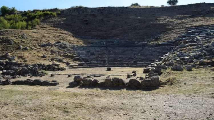 αρχαίο θέατρο Γιτάνων