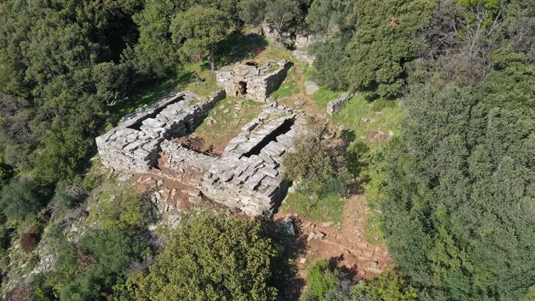 Το συγκρότημα δρακόσπιτων στην θέση Πάλλη-Λάκα