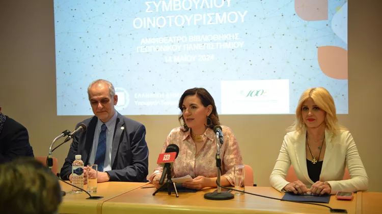 Η Όλγα Κεφαλογιάννη στη συνεδρίαση του Συμβουλίου Οινοτουρισμού