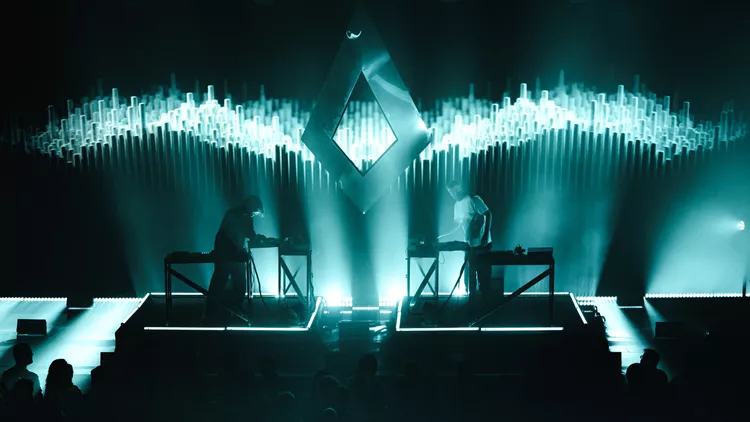 KIASMOS