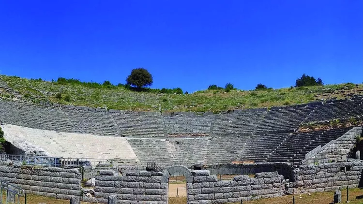 Το αποκατεστημένο αρχαίο θέατρο Δωδώνης