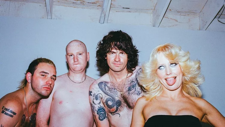 AMYL & THE SNIFFERS