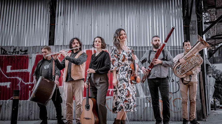 Τα λουλούδια που βλέπουν_Alcedo folk band