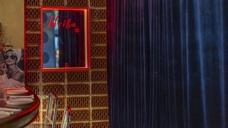 Εστιατόριο Μπαρ Ντίβα στο Κολωνάκι