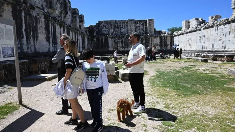 Ζώα συντροφιάς σε περισσότερους από 120 αρχαιολογικούς χώρους