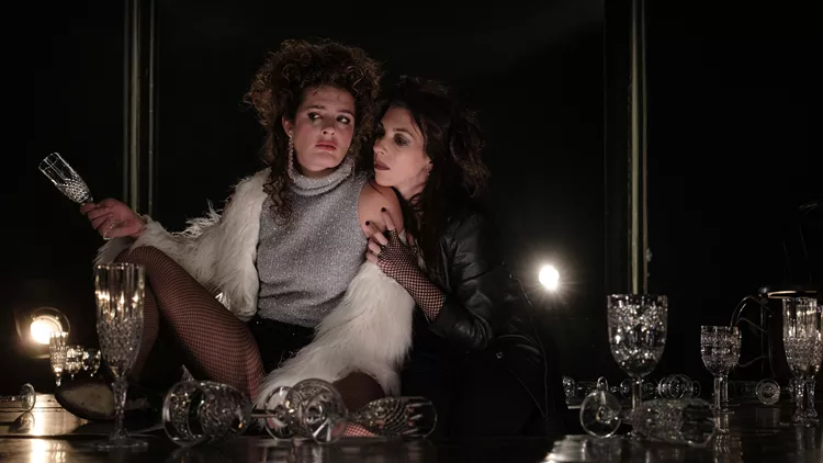 Ηλέκτρα εντός