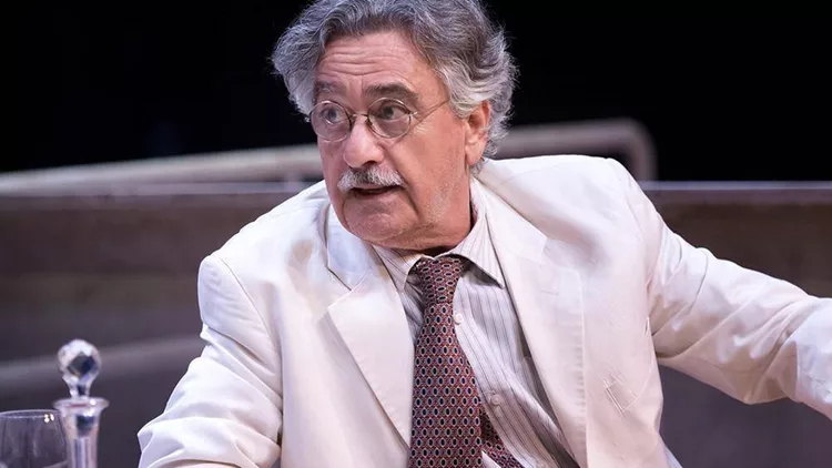 Νίκος Γαλανός παράσταση Φάλαινες του Αυγούστου