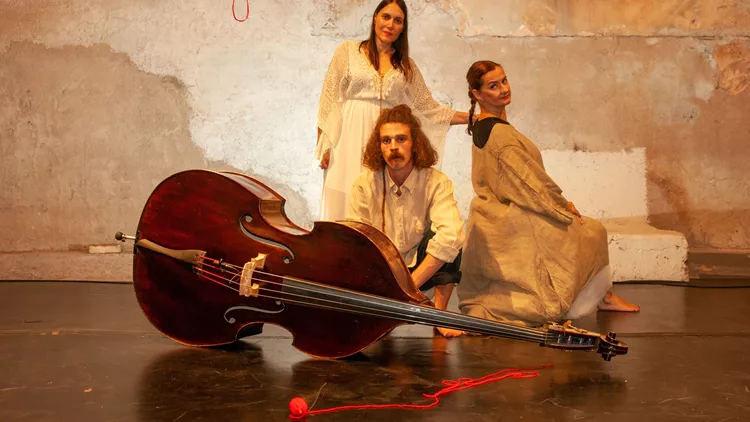 Κόκκινη κλωστή