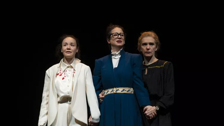 Οι_τρεις_αδελφές_Εθνικό