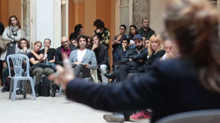 Η Μπιενάλε της Αθήνας επιστρέφει στην Ομόνοια με τη Σύναψη 2