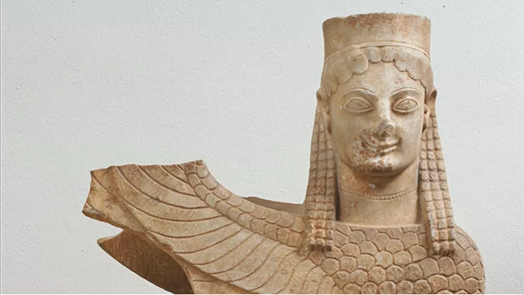 Μαρμάρινο άγαλμα σφίγγας, από τα Σπάτα, Αττικής. 560–550 π.Χ. ΕΑΜ, Γ 28