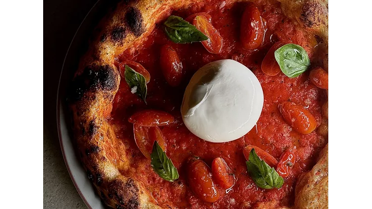 Δύο μαέστροι της πίτσας δίνουν ραντεβού στη Βούλα