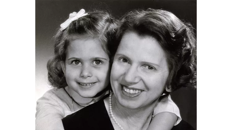 Aγαπημένη Θεία Λένα