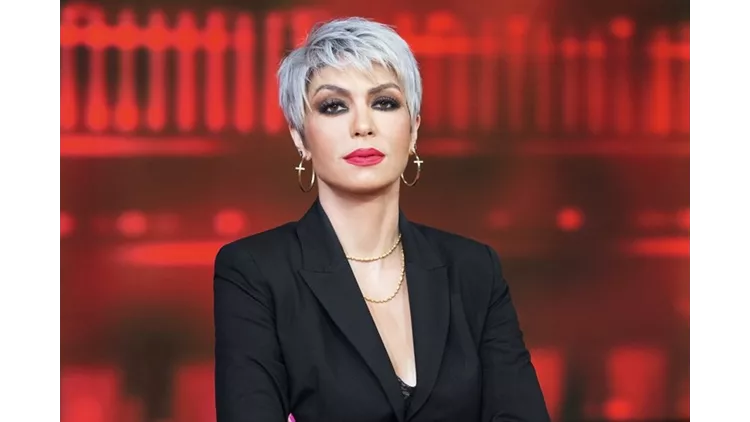 Η γυναίκα με τα μαύρα