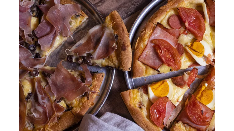 Η old school πίτσα της Νέας Σμύρνης που έχει πιστούς οπαδούς