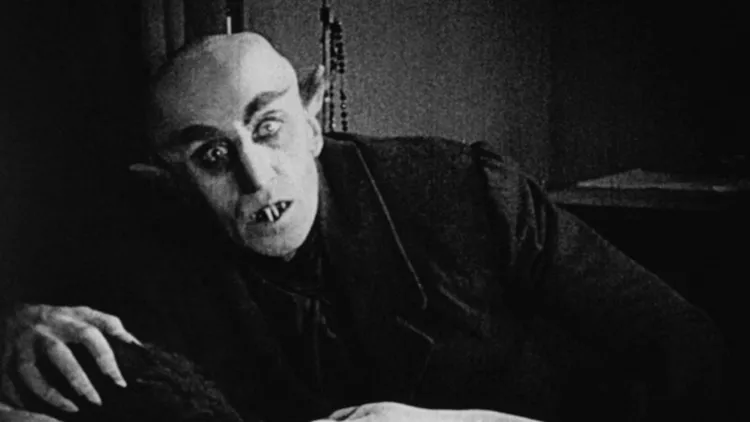 Ο «Νοσφεράτου» επιβιβάζεται στο Τρένο στο Ρουφ