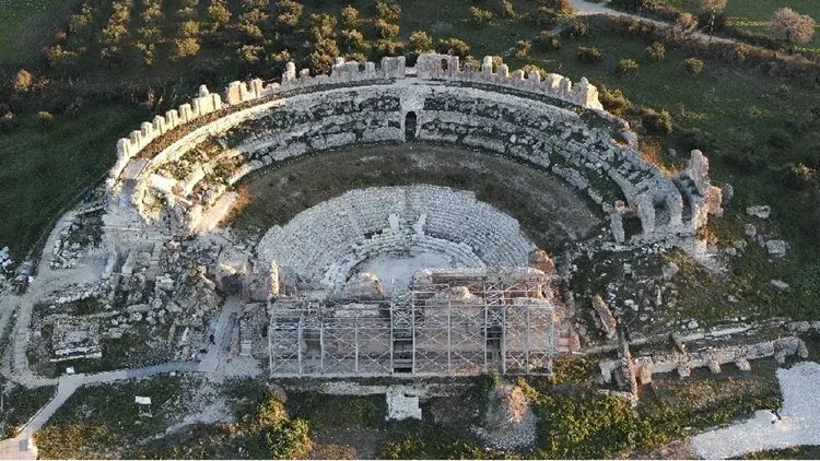 Άποψη του Θεάτρου της Νικόπολης από ψηλά
