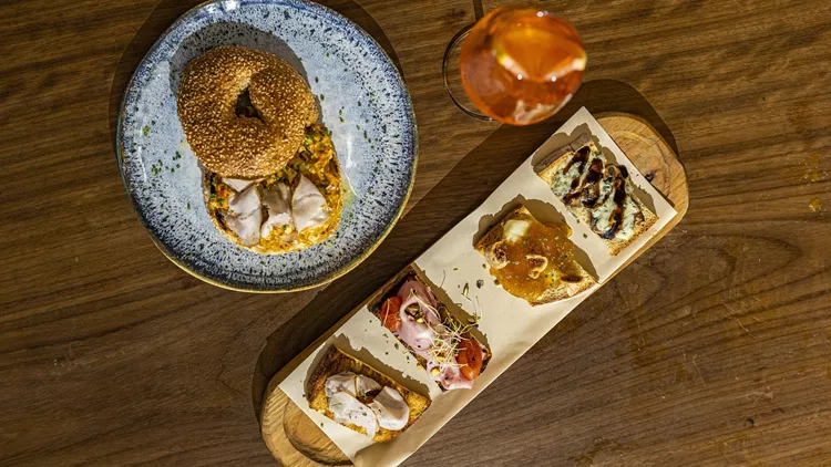 Η spritzeria Λούza στο κέντρο της Αθήνας