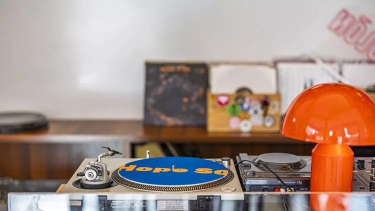 Τα Hi Fi bars και τα listening σποτ της Αθήνας