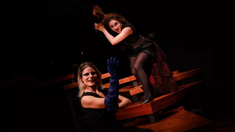 Οι δούλες σκηνοθ. Σάββας Στρούμπος