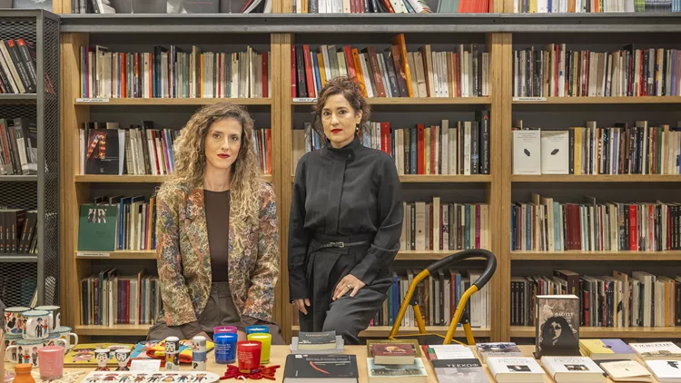 Αργυρώ Χιώτη, Ιώ Βουλγαράκη