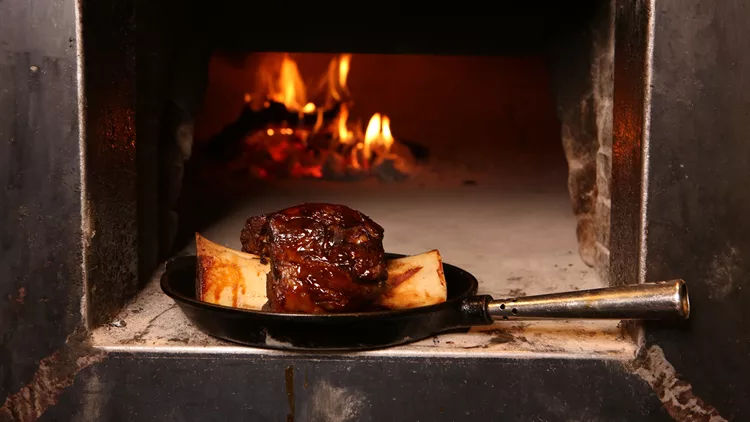 Το Sunday Roast στο εστιατόριο Vezene