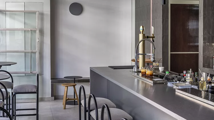 Το all day bar Promenada στο Αιγάλεω