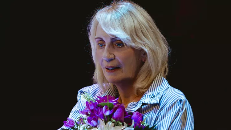 η μονικ δραπετευει