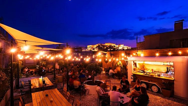 Ταράτσες της Αθήνας για την Πανσέληνο του Ελαφιού_Καλοκαίρι 2024