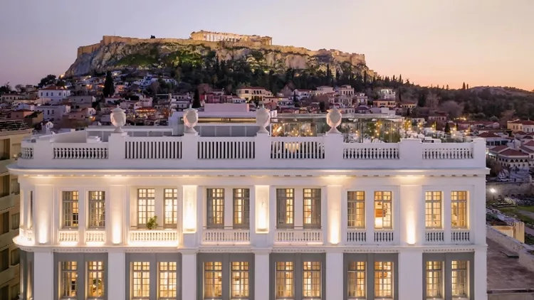 Το_διατηρητέο_Μέγαρο_της_Μητροπόλεως_που_έφτασε_μέχρι_τον_οδηγό_Michelin