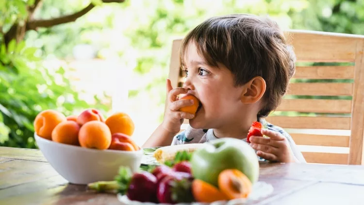 παιδί φαγητό