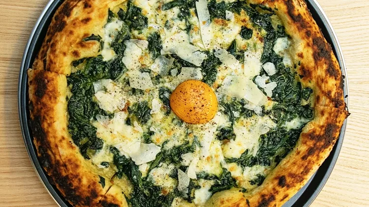 Η νέα πιτσαρία Valtezziana 2.0 στα Εξάρχεια και την οδό Βαλτετσίου