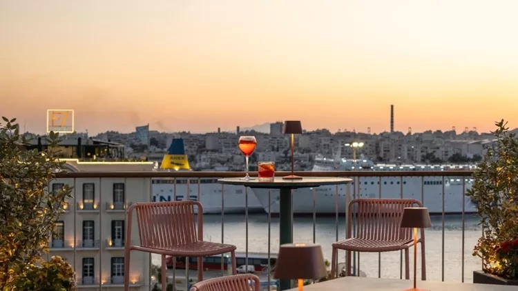 Τα μπαρ στις ταράτσες της Αθήνας και του Πειραιά