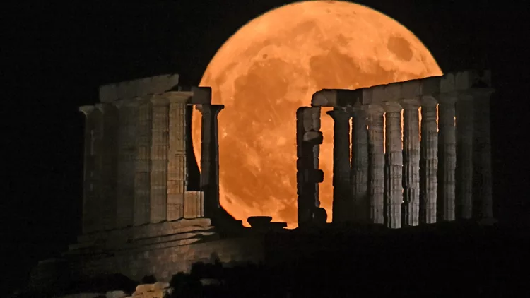 Πού θα απολαύσεις την μεγαλύτερη Πανσέληνο του χρόνου στην Αθήνα