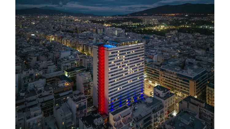 Μία φρέσκια πινελιά σε ένα από τα πιο εμβληματικά ξενοδοχεία της Αθήνας