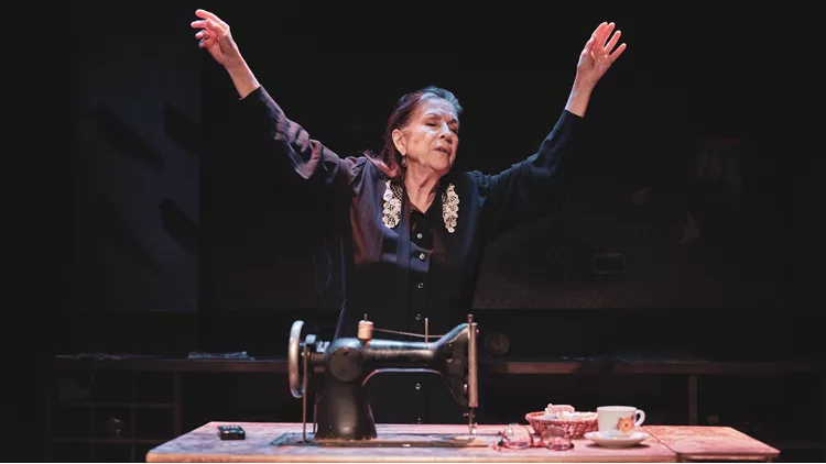 Μια ζωή-ο μονόλογος μιας μοδίστρας