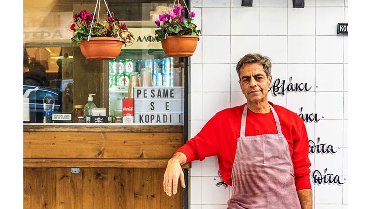 Ο Τάσος Περδίκης έξω από την Βόλβη