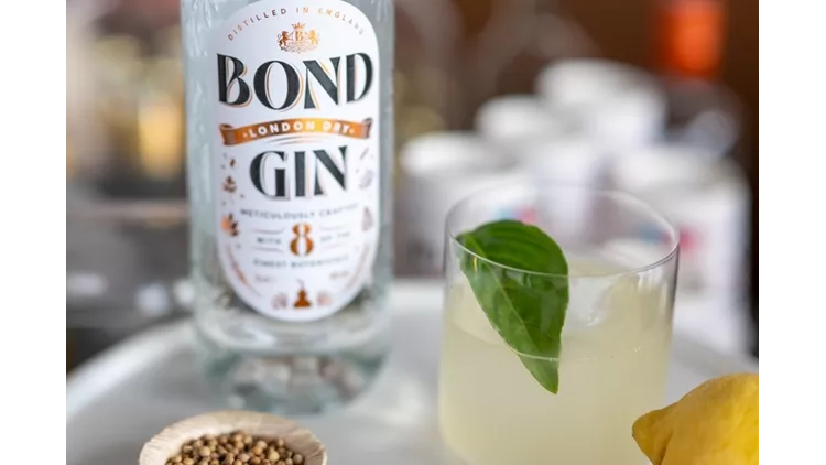 Bond: Ένα νέο London Dry Gin που αξίζει την προσοχή