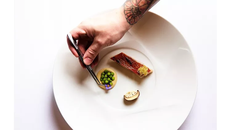 Πώς θα τρώμε στα εστιατόρια το 2026, σύμφωνα με τον Οδηγό Michelin