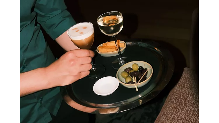 Ένα από τα 50 καλύτερα ξενοδοχεία του κόσμου φιλοξενεί ένα από τα 50 καλύτερα μπαρ, στην Αθήνα