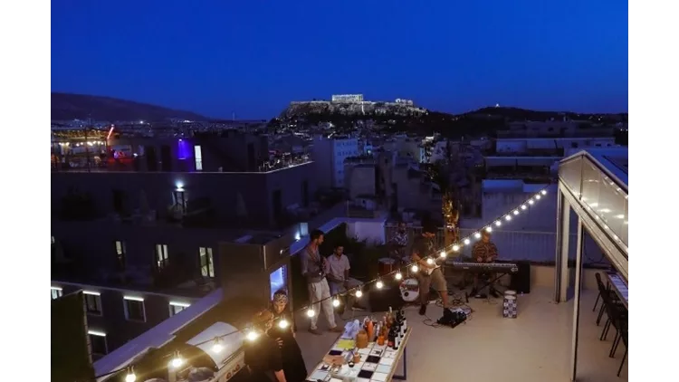 The Rooftop Athens @Selina στην πλατεία Θεάτρου