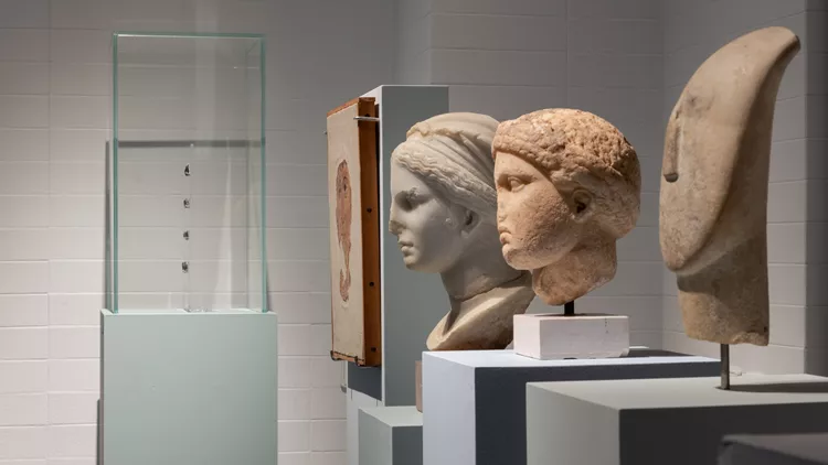 Κυκλαδίτισσες Άγνωστες ιστορίες γυναικών των Κυκλάδων