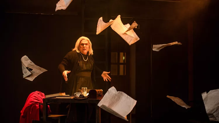 ΕΙΜΑΙ Η ΓΥΝΑΙΚΑ ΜΟΥ