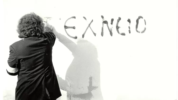 1974 1944 Η Αθήνα γιορτάζει την ελευθερία της