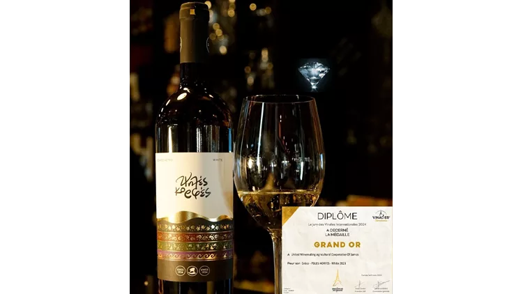 Τα ολόχρυσα Μοσχάτα κρασιά της Σάμου