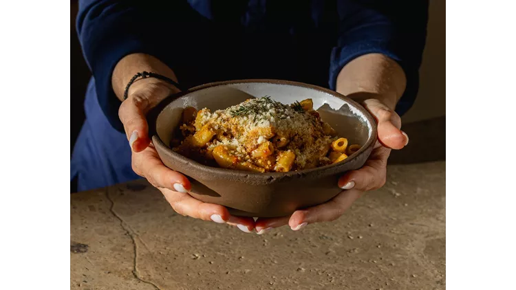 Γιατί ο 'Cinapos' του Πάνου Ιωαννίδη είναι τόσο δημοφιλές εστιατόριο