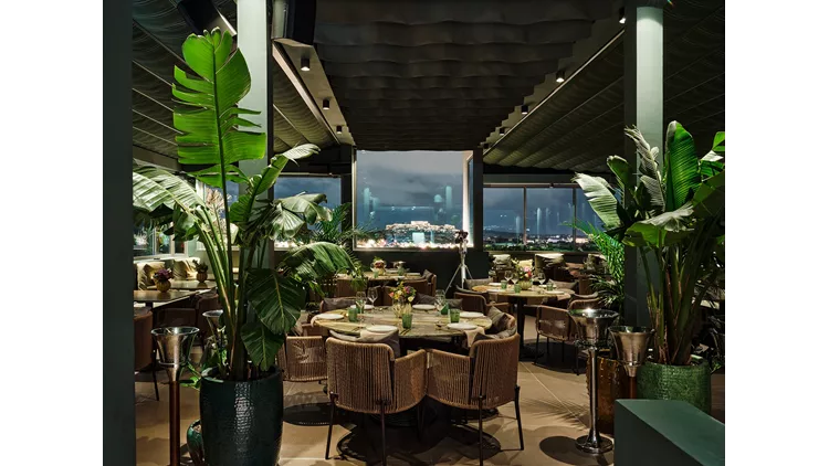 'Radisson Blu Park Hotel' και του '10 Urban Roof Restaurant' Αγίου Βαλεντίνου