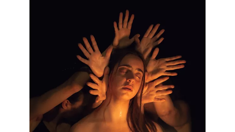 Τaverna Miresia-Mario, Bella, Anastasia