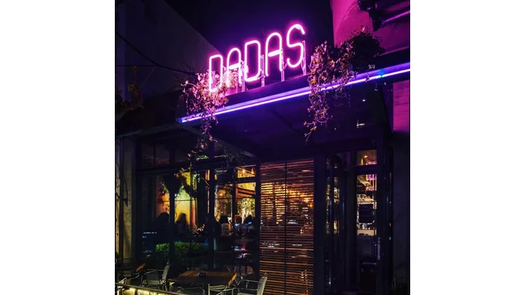 Dada's Νέα Πεντέλη